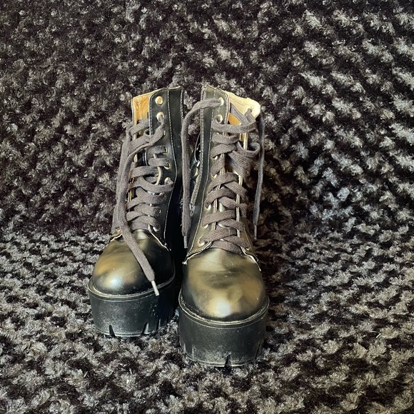 black platform/heel boot - Picture 5 of 5